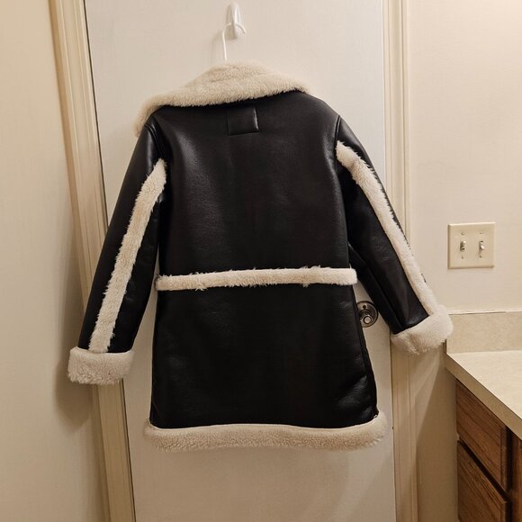 Abercrombie & Fitch Sherpa Lined Vegan Leather Jacket - Picture 2 of 8